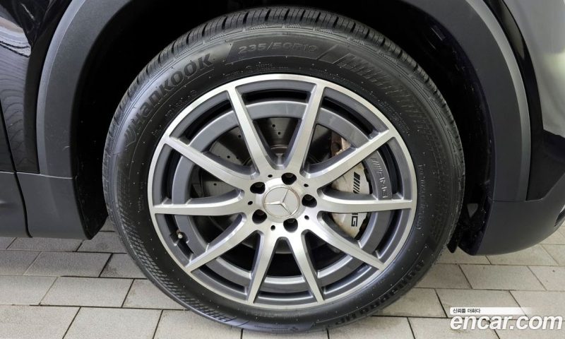 Mercedes Benz GLB-Class AMG GLB35 4MATIC