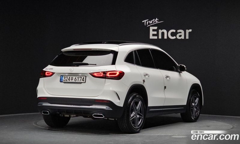 Mercedes Benz GLA-Class GLA250 4MATIC