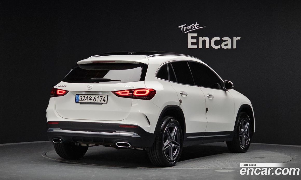 Mercedes Benz GLA-Class GLA250 4MATIC
