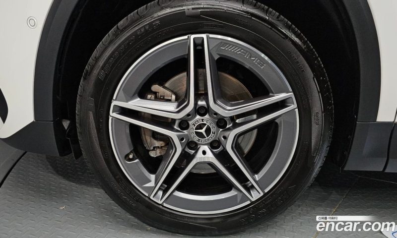 Mercedes Benz GLA-Class GLA250 4MATIC