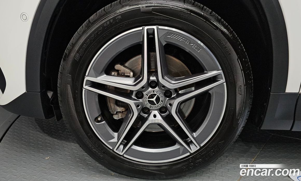 Mercedes Benz GLA-Class GLA250 4MATIC