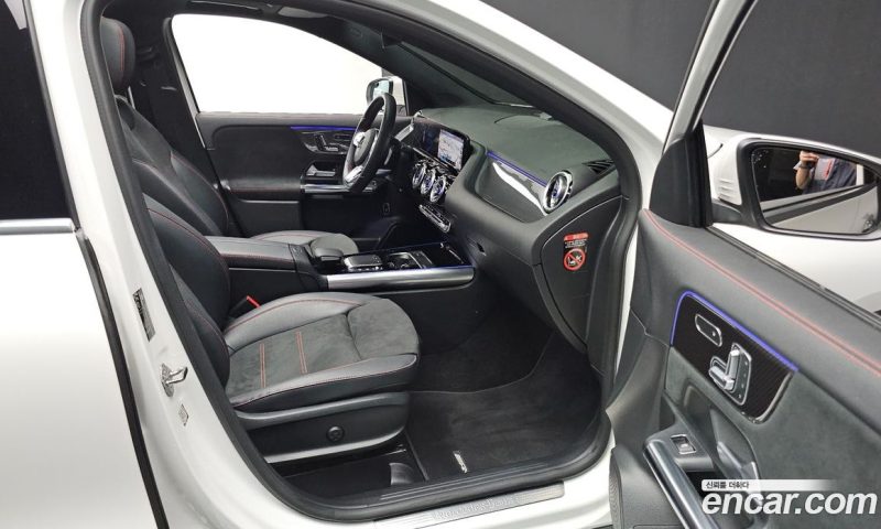Mercedes Benz GLA-Class GLA250 4MATIC