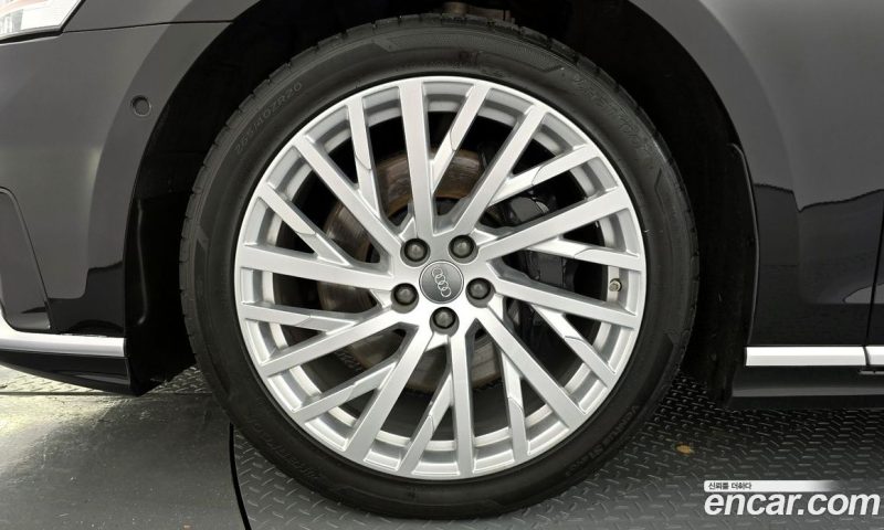 Audi A8 55 TFSI Quattro LWB