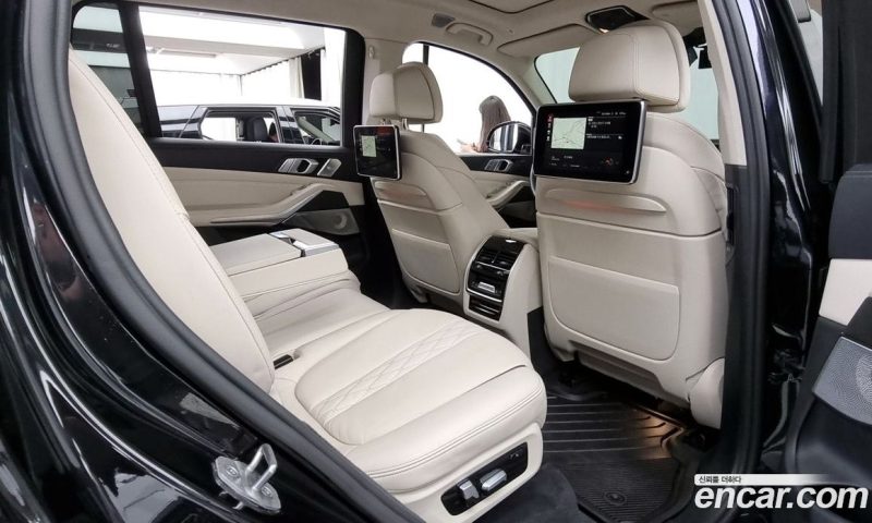 BMW X7 xDrive i40 Design Pure Excellence 7-Seater