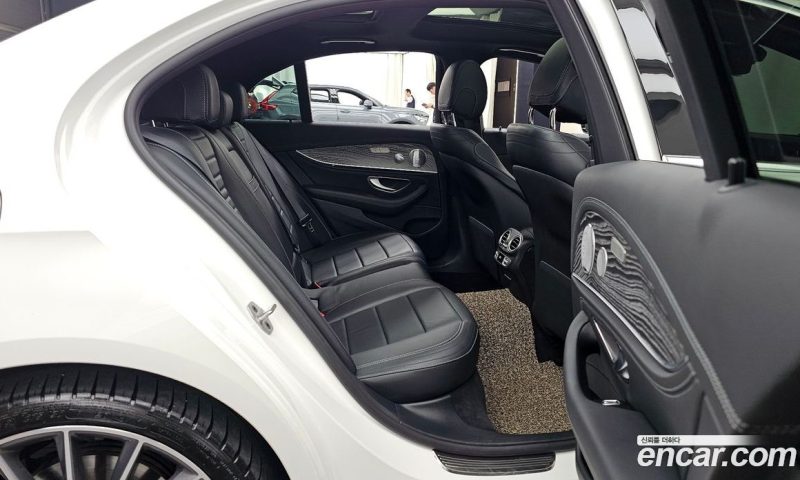 Mercedes Benz E-Class E350 4MATIC AMG Line