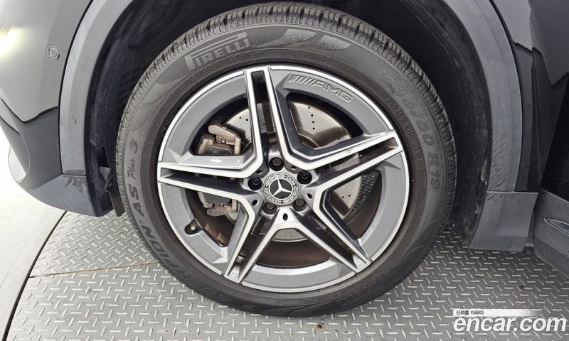Mercedes Benz GLA-Class GLA250 4MATIC