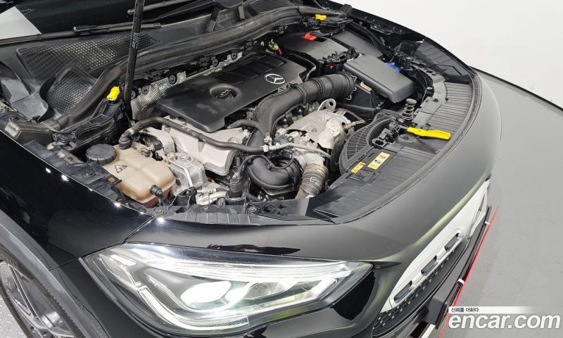 Mercedes Benz GLA-Class GLA250 4MATIC