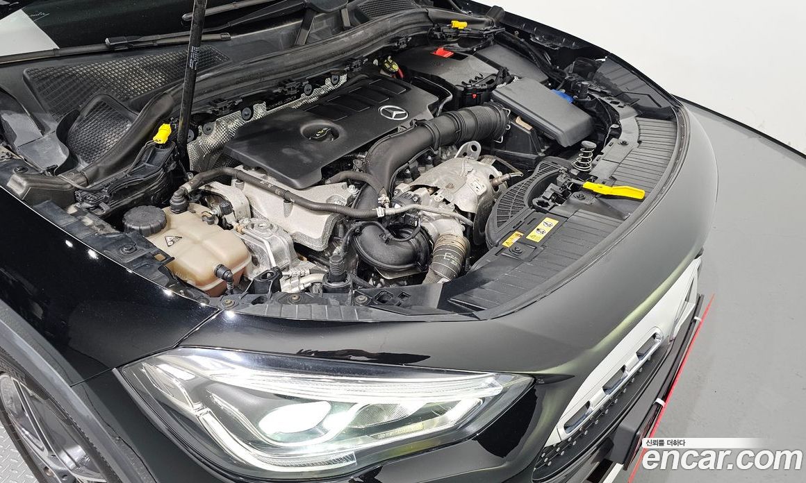 Mercedes Benz GLA-Class GLA250 4MATIC