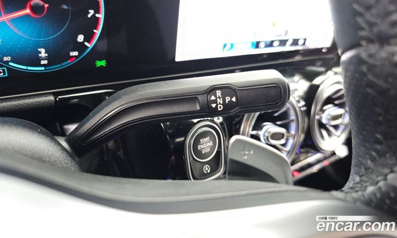 Mercedes Benz GLA-Class GLA250 4MATIC