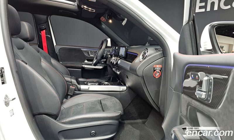 Mercedes Benz GLB-Class AMG GLB35 4MATIC