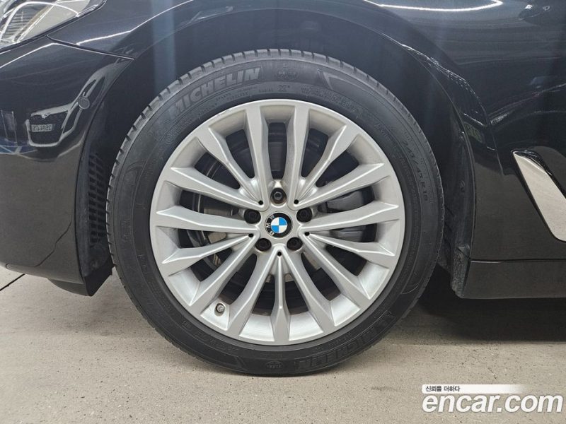 BMW 5-Series 523D Luxury