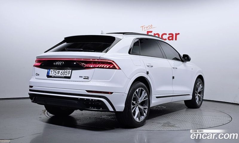 Audi Q8 55 TFSI Quattro Premium