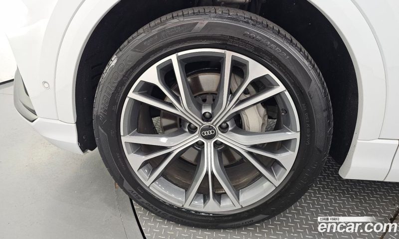Audi Q8 55 TFSI Quattro Premium