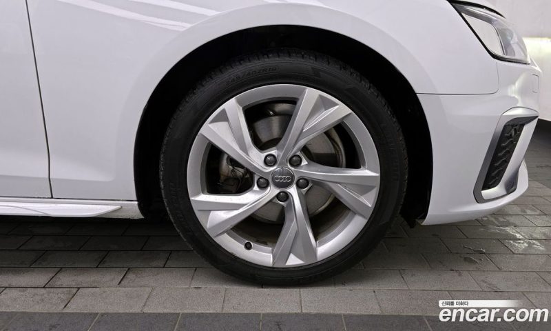 Audi A4 35 TDI Premium