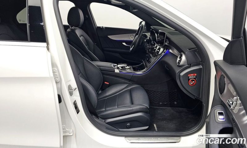 Mercedes Benz C-Class C200 AMG Line