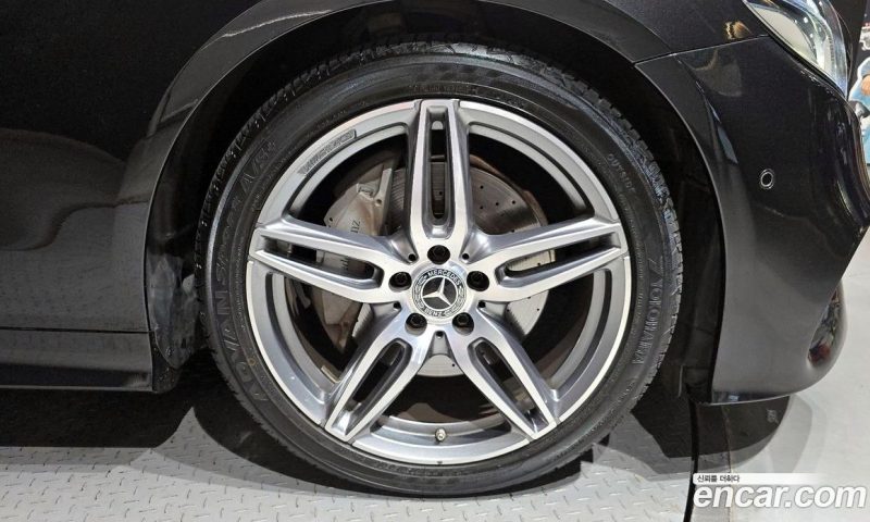Mercedes Benz E-Class E220d Cabriolet