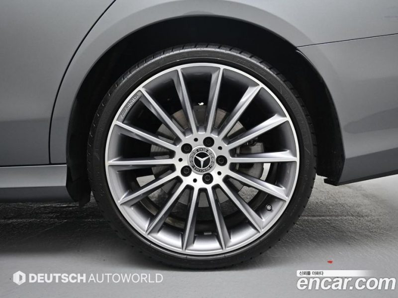 Mercedes Benz E-Class E350 4MATIC AMG Line