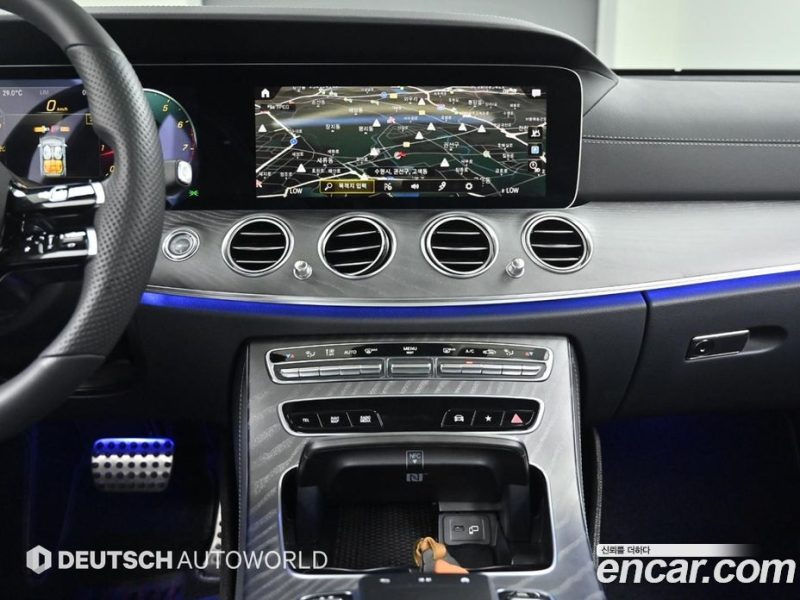 Mercedes Benz E-Class E350 4MATIC AMG Line