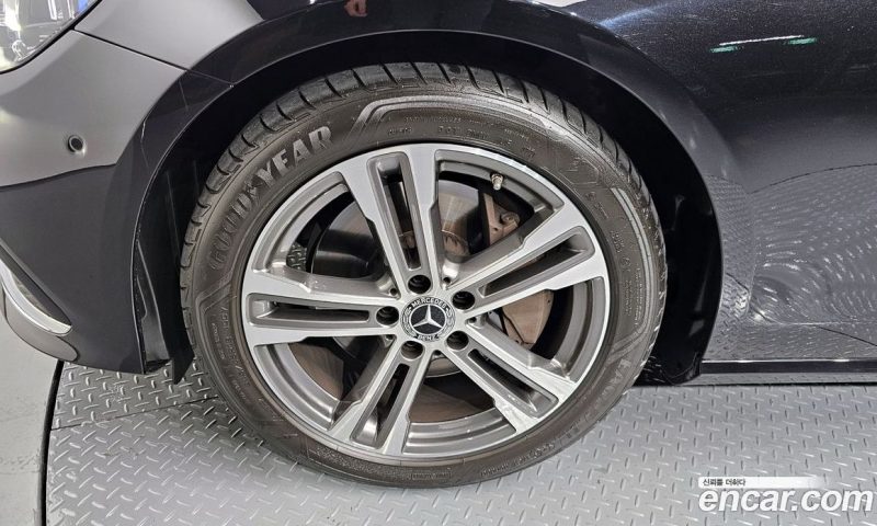 Mercedes Benz E-Class E350 4MATIC Avantgarde