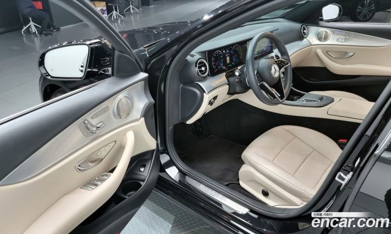 Mercedes Benz E-Class E350 4MATIC Avantgarde