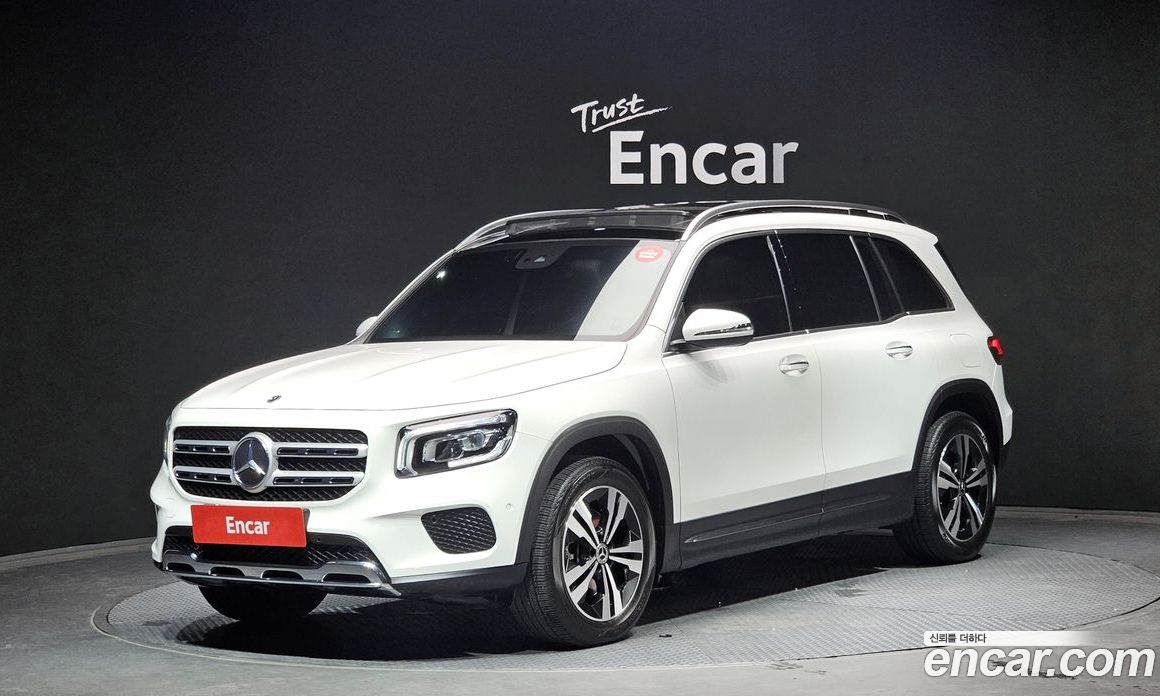 Mercedes Benz GLB-Class GLB220