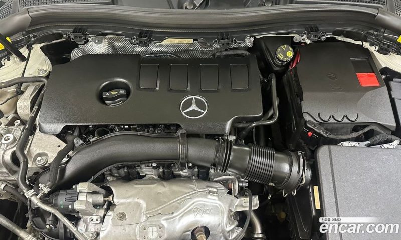 Mercedes Benz GLA-Class GLA250 4MATIC