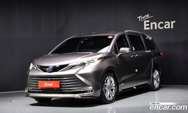 Toyota Sienna 2.5 Hybrid 2WD