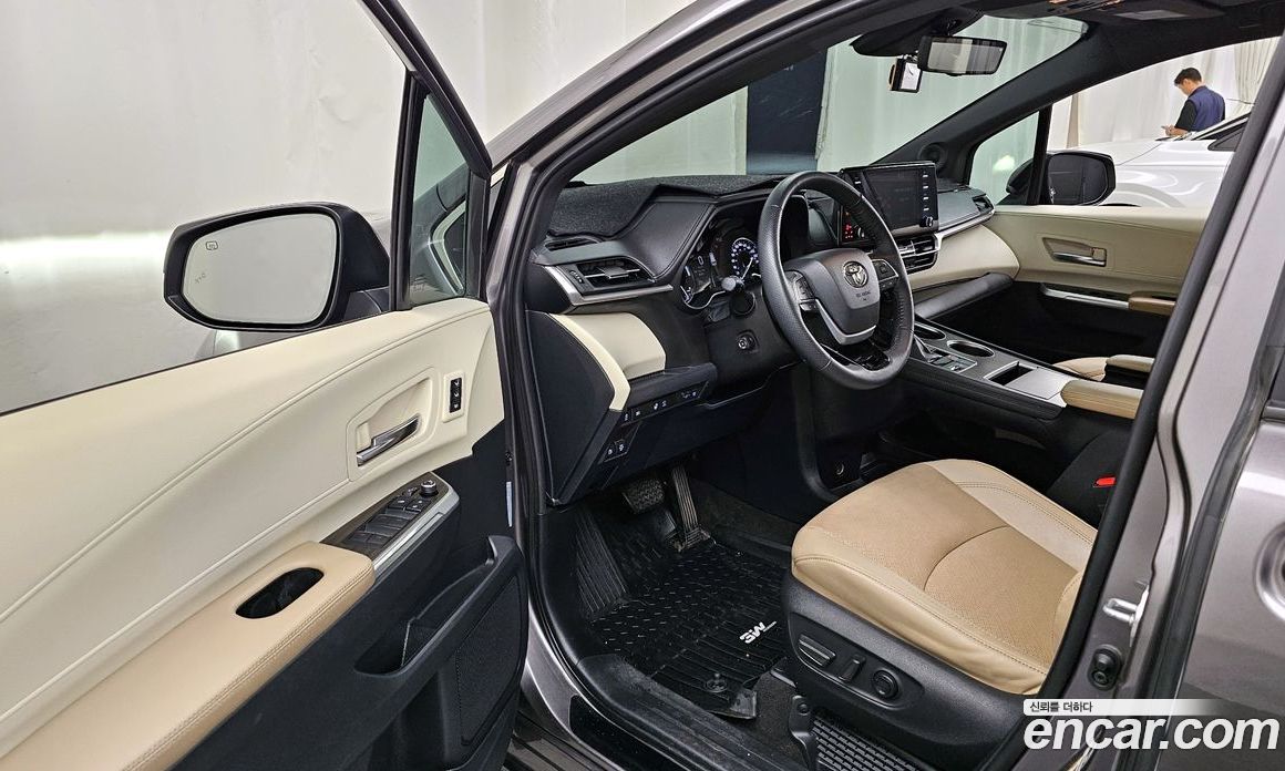 Toyota Sienna 2.5 Hybrid 2WD