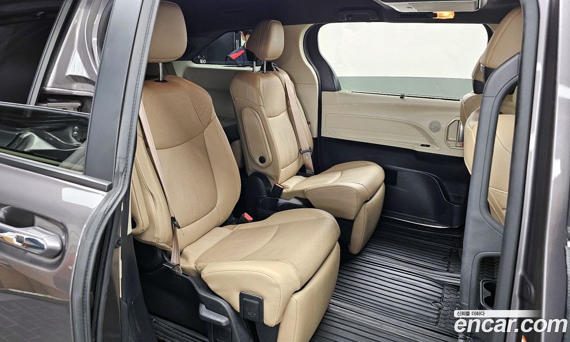 Toyota Sienna 2.5 Hybrid 2WD