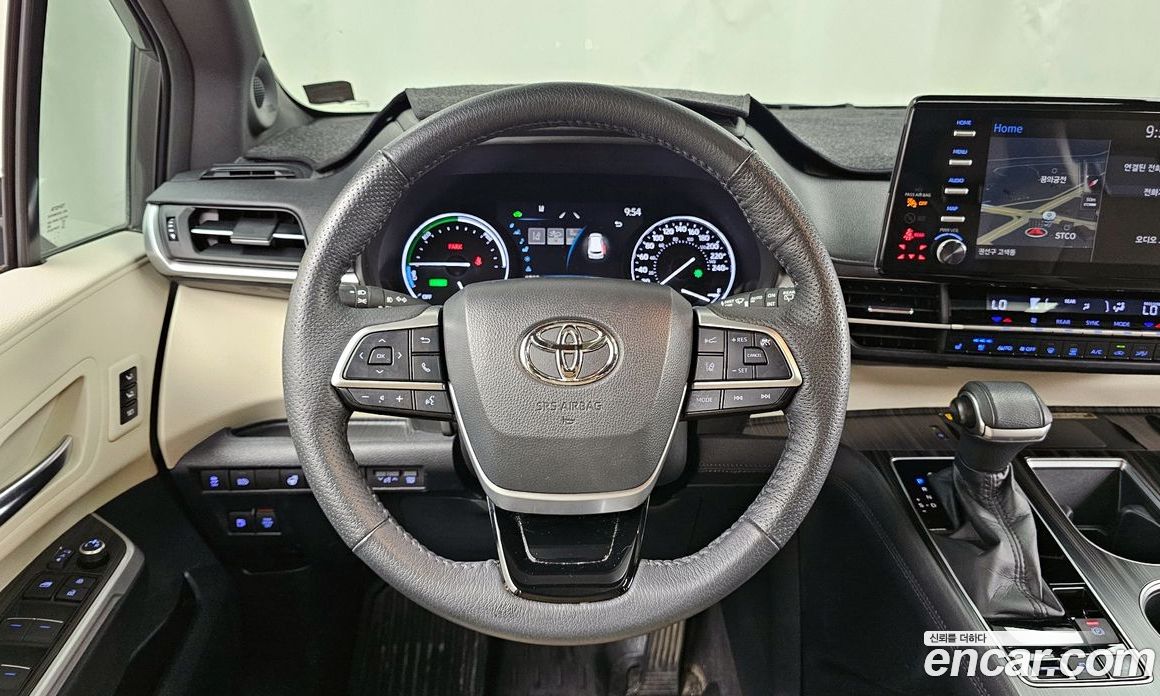 Toyota Sienna 2.5 Hybrid 2WD