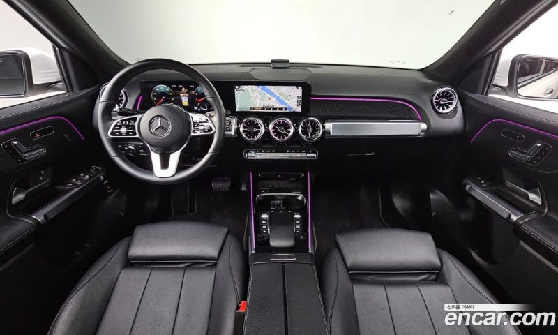 Mercedes Benz GLB-Class GLB220