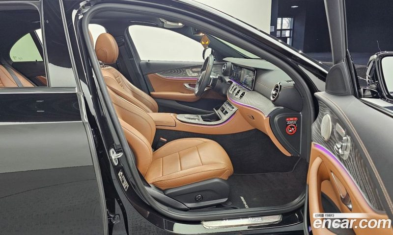 Mercedes Benz E-Class E350 4MATIC AMG Line