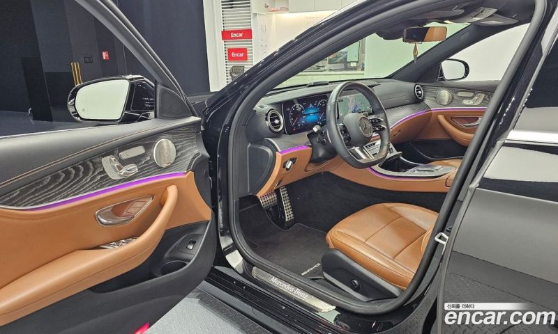 Mercedes Benz E-Class E350 4MATIC AMG Line