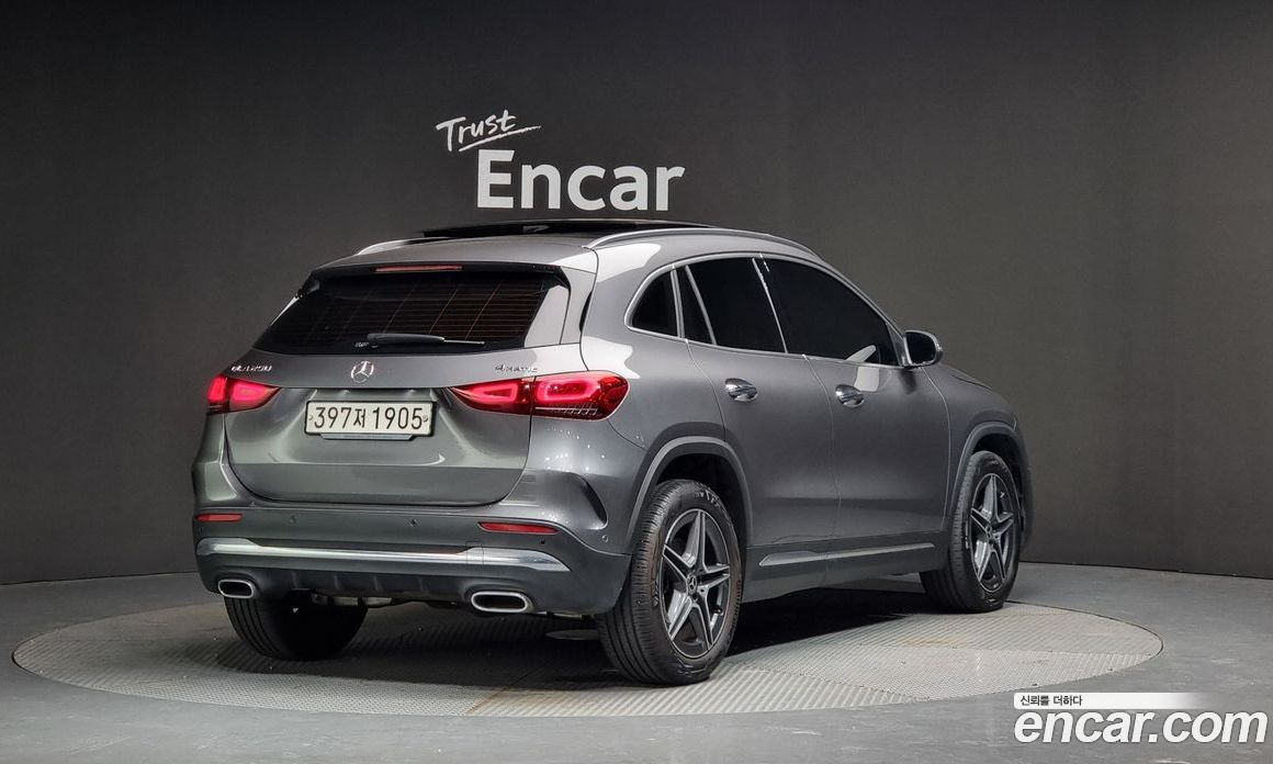 Mercedes Benz GLA-Class GLA250 4MATIC