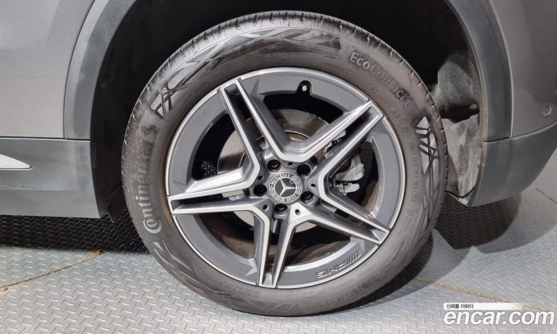Mercedes Benz GLA-Class GLA250 4MATIC