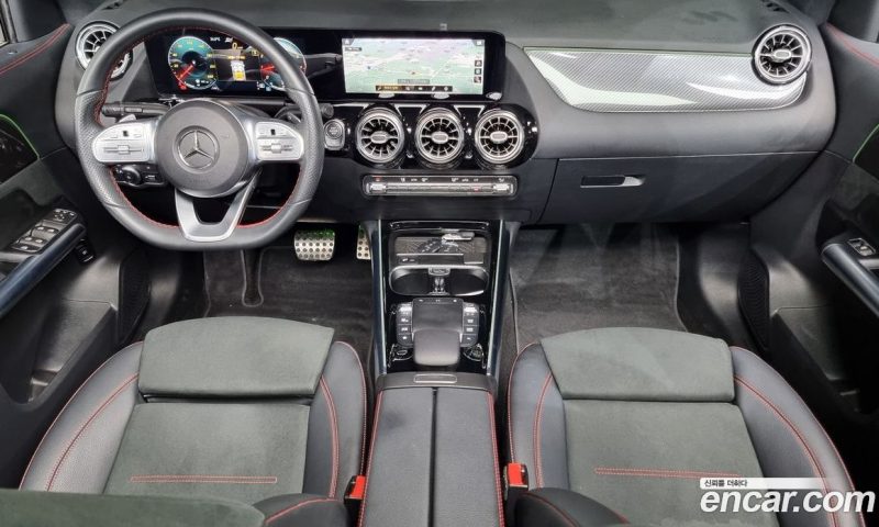 Mercedes Benz GLA-Class GLA250 4MATIC
