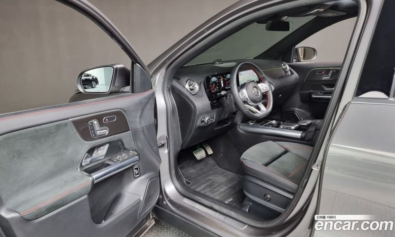 Mercedes Benz GLA-Class GLA250 4MATIC