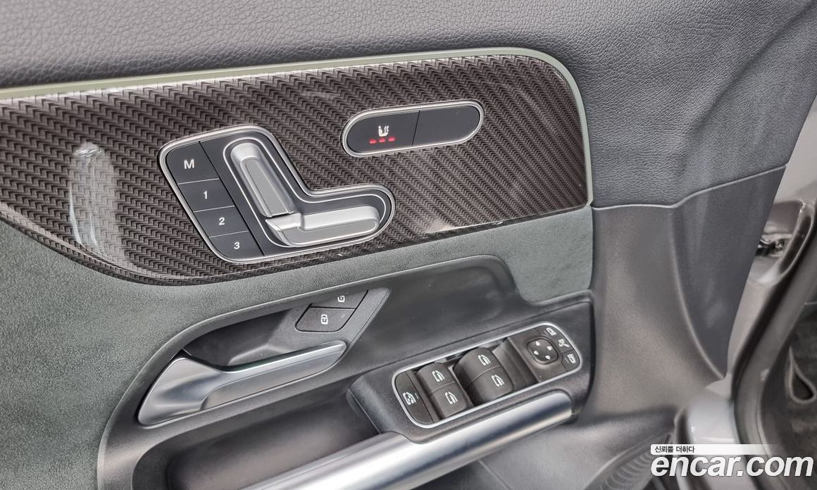 Mercedes Benz GLA-Class GLA250 4MATIC
