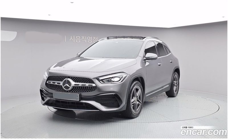 Mercedes Benz GLA-Class GLA250 4MATIC