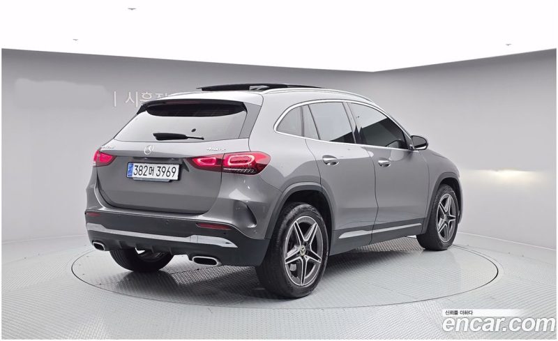 Mercedes Benz GLA-Class GLA250 4MATIC