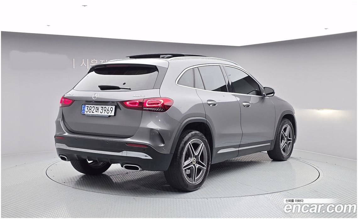 Mercedes Benz GLA-Class GLA250 4MATIC