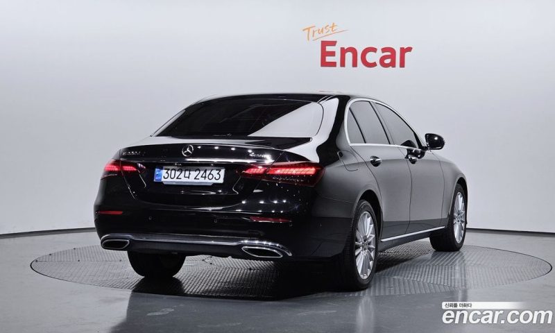 Mercedes Benz E-Class E220d 4MATIC Exclusive