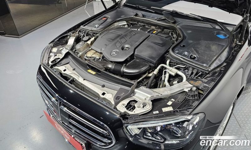 Mercedes Benz E-Class E220d 4MATIC Exclusive