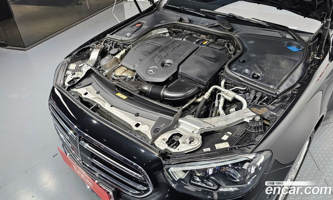 Mercedes Benz E-Class E220d 4MATIC Exclusive