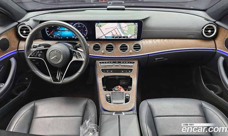 Mercedes Benz E-Class E220d 4MATIC Exclusive