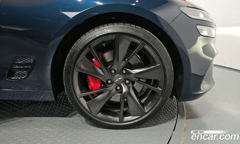 Genesis G70 Gasoline 2.0T 2WD