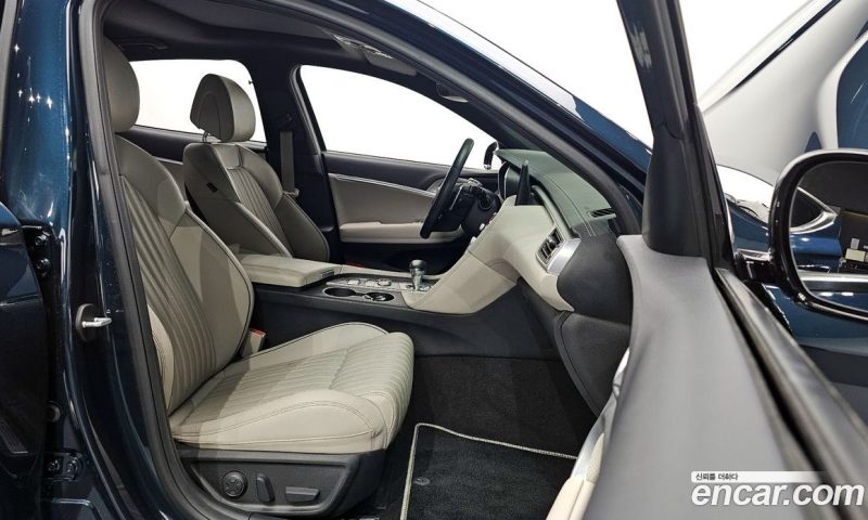 Genesis G70 Gasoline 2.0T 2WD