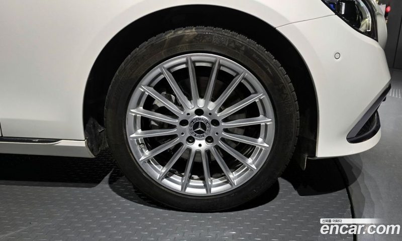 Mercedes Benz E-Class E250 Exclusive