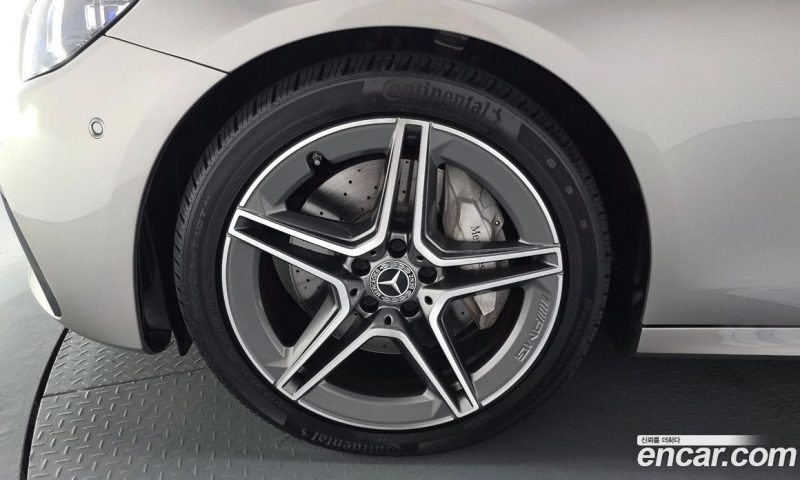 Mercedes Benz E-Class E350 4MATIC AMG Line