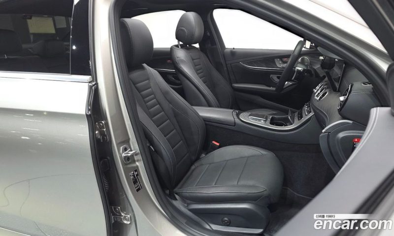 Mercedes Benz E-Class E350 4MATIC AMG Line